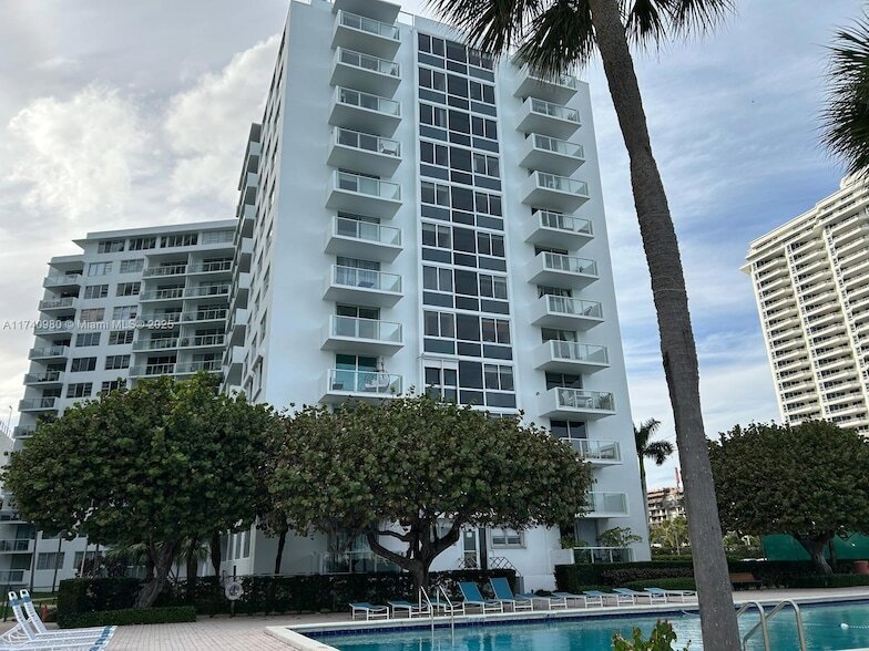 3301 NE 5th Ave, Unit 201 in Miami, FL - Building Photo