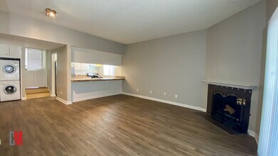 Pearl Street in La Jolla, CA - Building Photo - Interior Photo