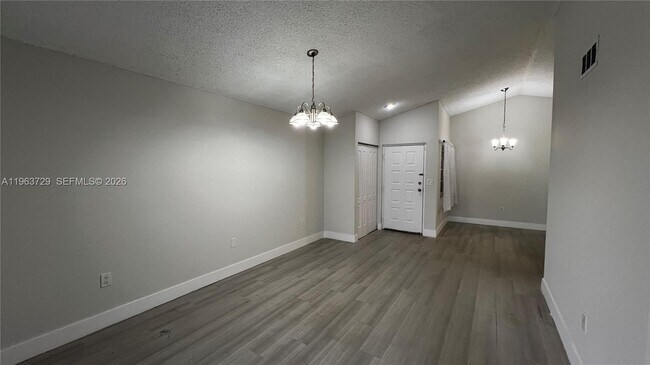 2810 N Oakland Forest Dr in Oakland Park, FL - Building Photo - Building Photo