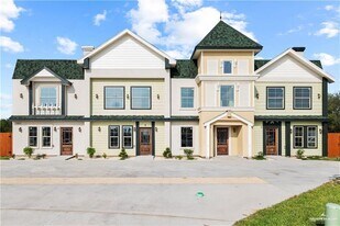 8 Karen Dr in Alton, TX - Building Photo