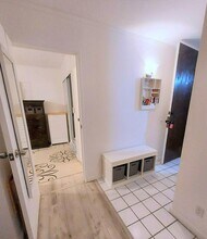 1687 Pensacola St in Honolulu, HI - Building Photo - Building Photo