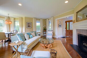 35 Huntting Ln in East Hampton, NY - Building Photo - Building Photo