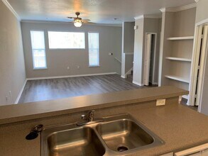 2443 Legacy Lake Dr in Maitland, FL - Building Photo - Building Photo