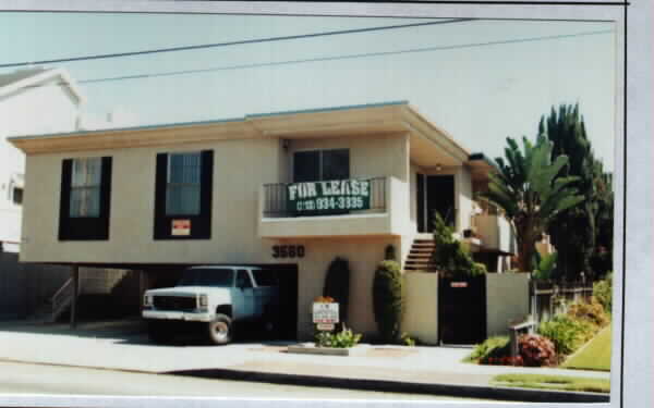 3560 S Centinela Ave in Los Angeles, CA - Building Photo