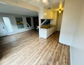 4715 Hayford Way in Sacramento, CA - Building Photo - Building Photo