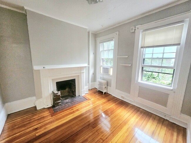 9 Champney Pl, Unit 1 in Boston, MA - Building Photo - Building Photo