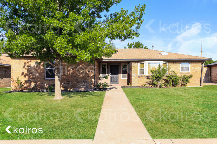 8202 Laredo Trail in Amarillo, TX - Building Photo