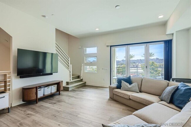 2430 Community Ln in San Diego, CA - Building Photo - Building Photo