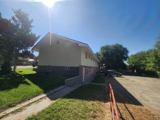 property at 205 E 5th St