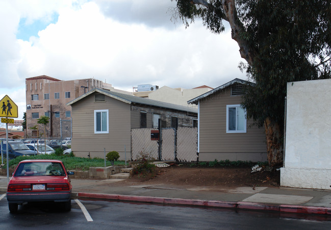 1832 Newton Ave in San Diego, CA - Foto de edificio - Building Photo