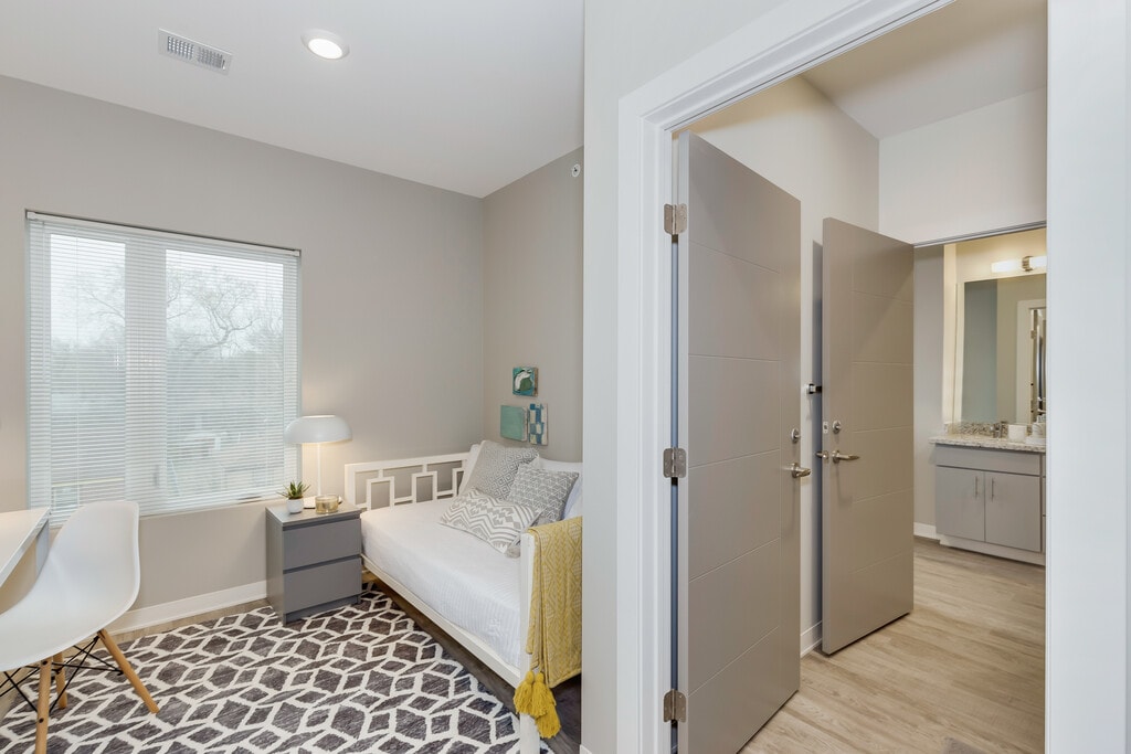 Seventeenth Apartments in Wichita, KS