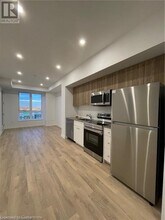 101 Golden Eagle Rd in Waterloo, ON - Building Photo - Building Photo