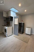 850 Bathurst St in Toronto, ON - Building Photo - Building Photo