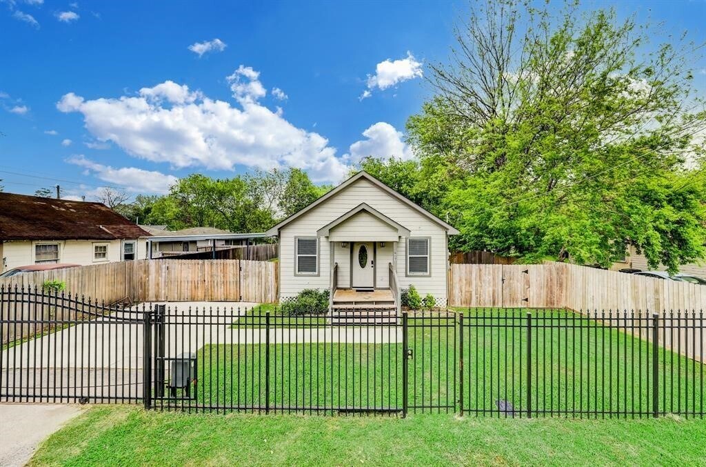 607 E 43rd St in Houston, TX - Building Photo