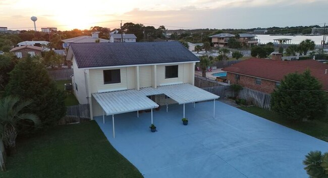 property at 723 Sailfish Dr