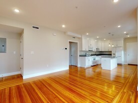 27 Leicester St, Unit 2 Apartments