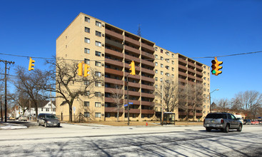 St Andrews Apartments in Cleveland, OH - Foto de edificio - Building Photo