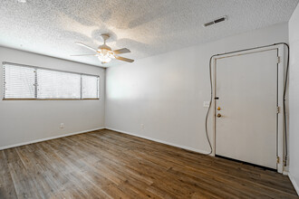 Valley View Apartments in Valley Center, KS - Building Photo - Interior Photo