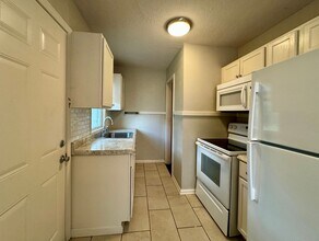 719 N Colorado Ct in Wichita, KS - Building Photo - Building Photo