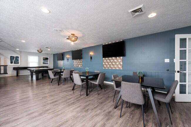 Lake Castleton Apartments in Indianapolis, IN - Building Photo - Interior Photo