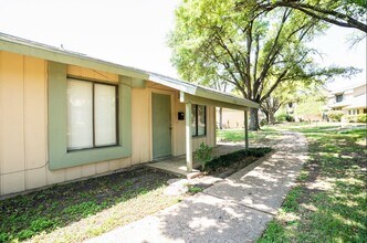 906 Silver Quail Ln in Austin, TX - Building Photo - Building Photo