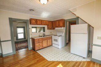 74 Dartmouth St-Unit -3 in Manchester, NH - Building Photo - Building Photo