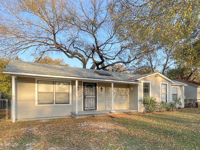 207 N Bermuda St in Waco, TX - Foto de edificio - Building Photo