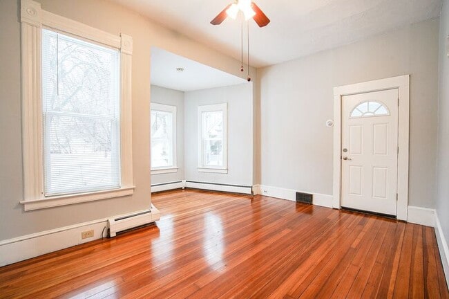 21 Day Ave in Westfield, MA - Building Photo - Building Photo