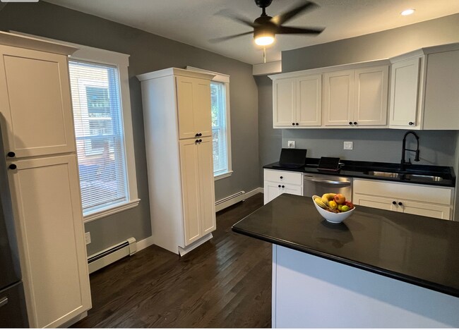 17 Townsend St, Unit 1 in Boston, MA - Building Photo - Building Photo