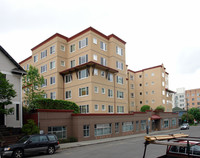 Casa Pacifica Apartments in Seattle, WA - Foto de edificio - Building Photo