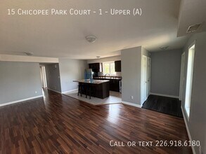 15 Chicopee Park Ct in Kitchener, ON - Building Photo - Building Photo
