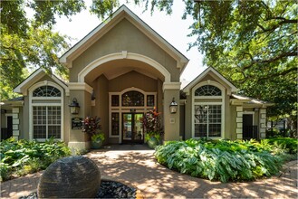 Midtown Arbor Place in Houston, TX - Foto de edificio - Building Photo