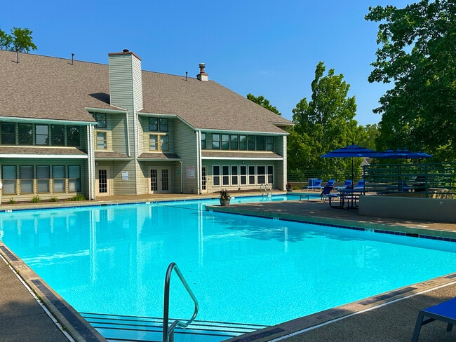 Monroeville Apartments at Belmont Ridge