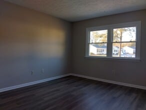 7420 Bellehaven Dr in Gloucester Point, VA - Building Photo - Building Photo