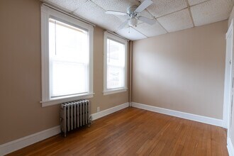 50 Youngs Ave, Unit 1 in West Warwick, RI - Building Photo - Building Photo