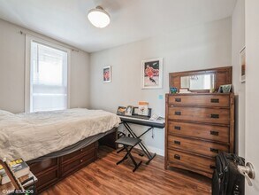 1305 W Barry Ave, Unit 1R in Chicago, IL - Building Photo - Building Photo