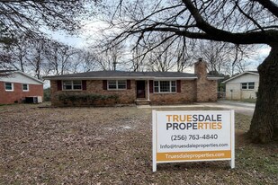 2821 Cora Hill Ave NW in Huntsville, AL - Building Photo