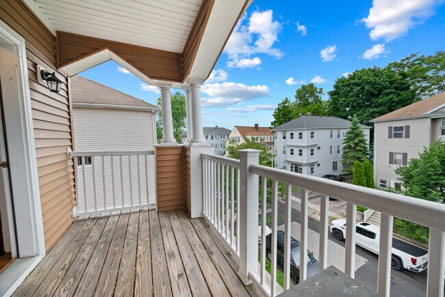 3 Hitchcock Rd in Worcester, MA - Building Photo - Building Photo