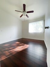 18526 Mayall St, Unit i in Northridge, CA - Building Photo - Building Photo