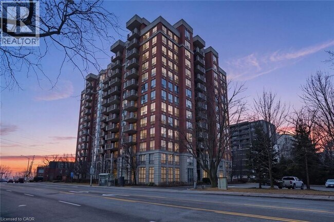 442 Maple Ave in Burlington, ON - Building Photo - Building Photo