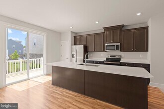 10512 Hinton Wy in Manassas, VA - Building Photo - Building Photo
