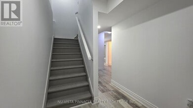 2076 Gough Ave in London, ON - Building Photo - Building Photo