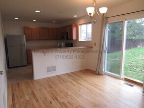 7629 Autumn Knoll Dr in Colorado Springs, CO - Foto de edificio - Building Photo