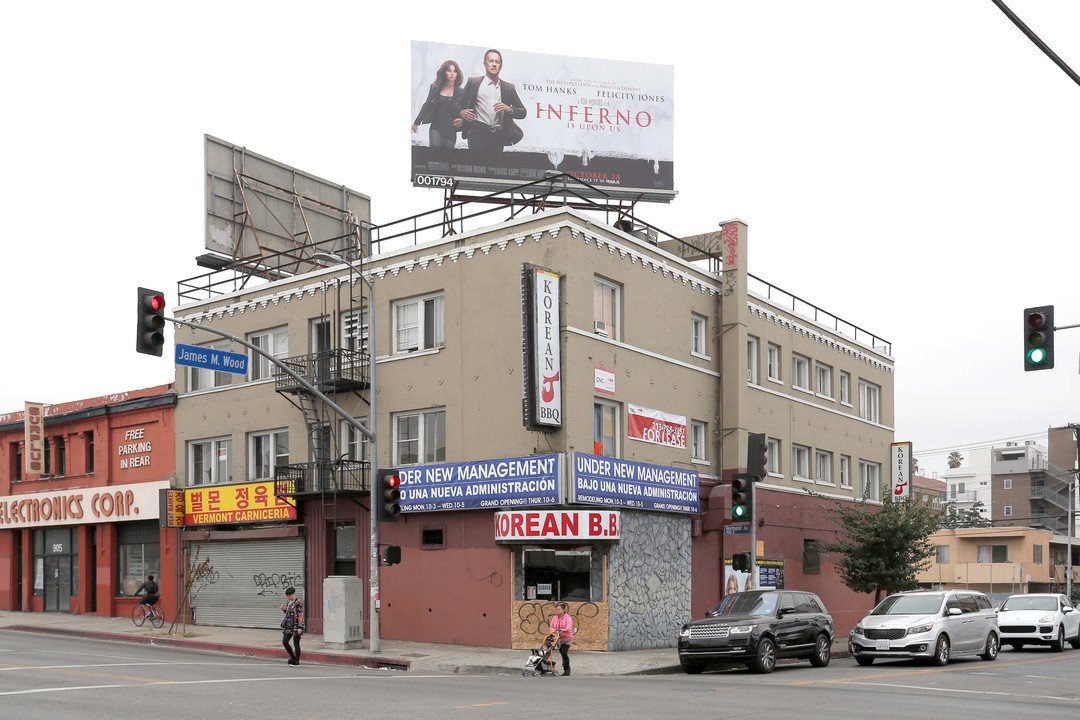 901 S Vermont Ave in Los Angeles, CA - Building Photo