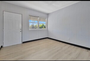 474 1/2 E Norwich Ave in Columbus, OH - Building Photo