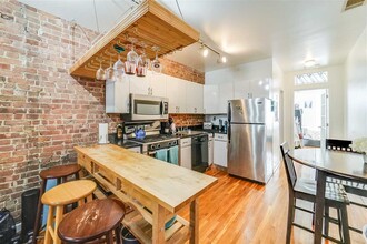 811 Willow Ave in Hoboken, NJ - Building Photo - Building Photo