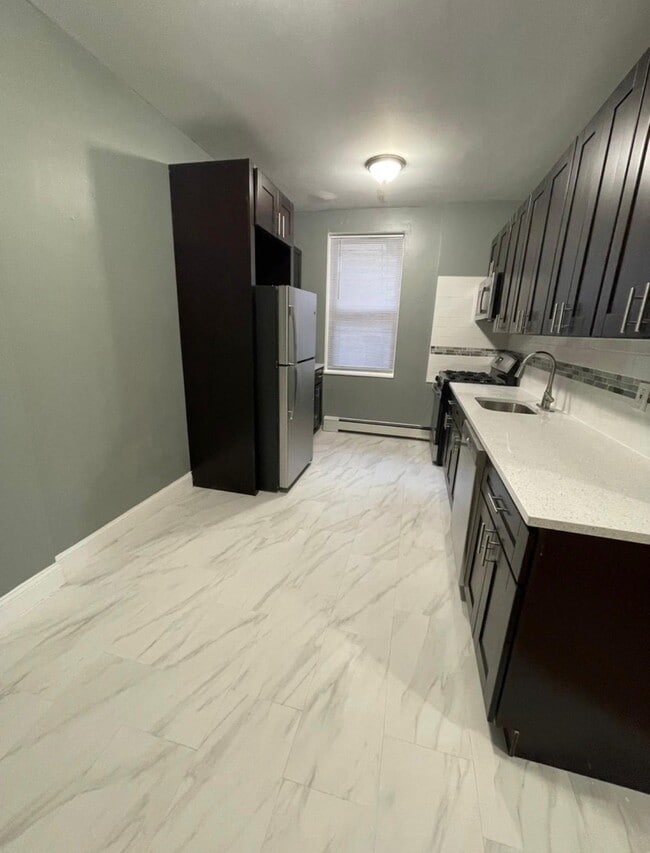 15 Kensington Ave, Unit C4