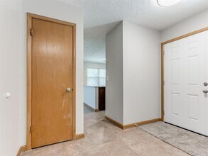 306 S Mercedes Dr in Norman, OK - Building Photo - Building Photo