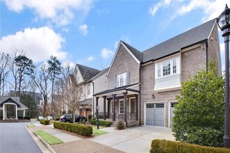 6454 Meridian Wy in Sandy Springs, GA - Building Photo - Building Photo