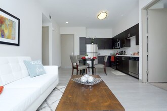 Anton 1101 Apartments in Sunnyvale, CA - Building Photo - Interior Photo